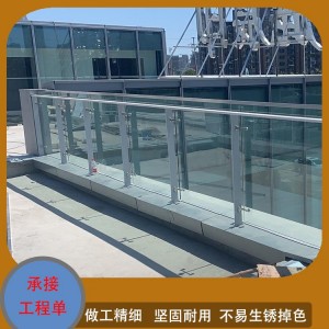 不锈钢桥梁防撞栏杆厂家直供坚固的构造承重能力能够承受较大冲击