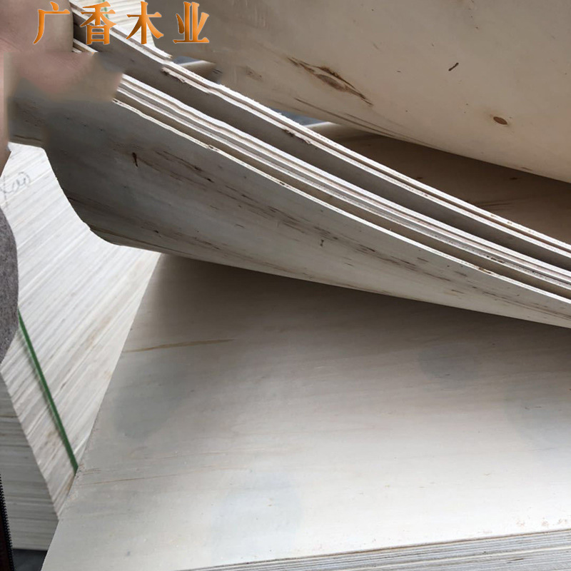 11474124839_1571796412