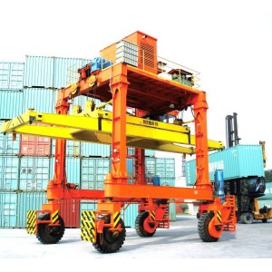 35吨轮胎式集装箱跨运车 驱动系统先进响应性好故障率低