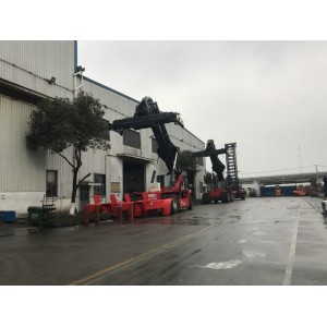 出售全新45吨ZPMC正面吊 ZHRS45吨 港口 集装箱吊机 可海外贸易
